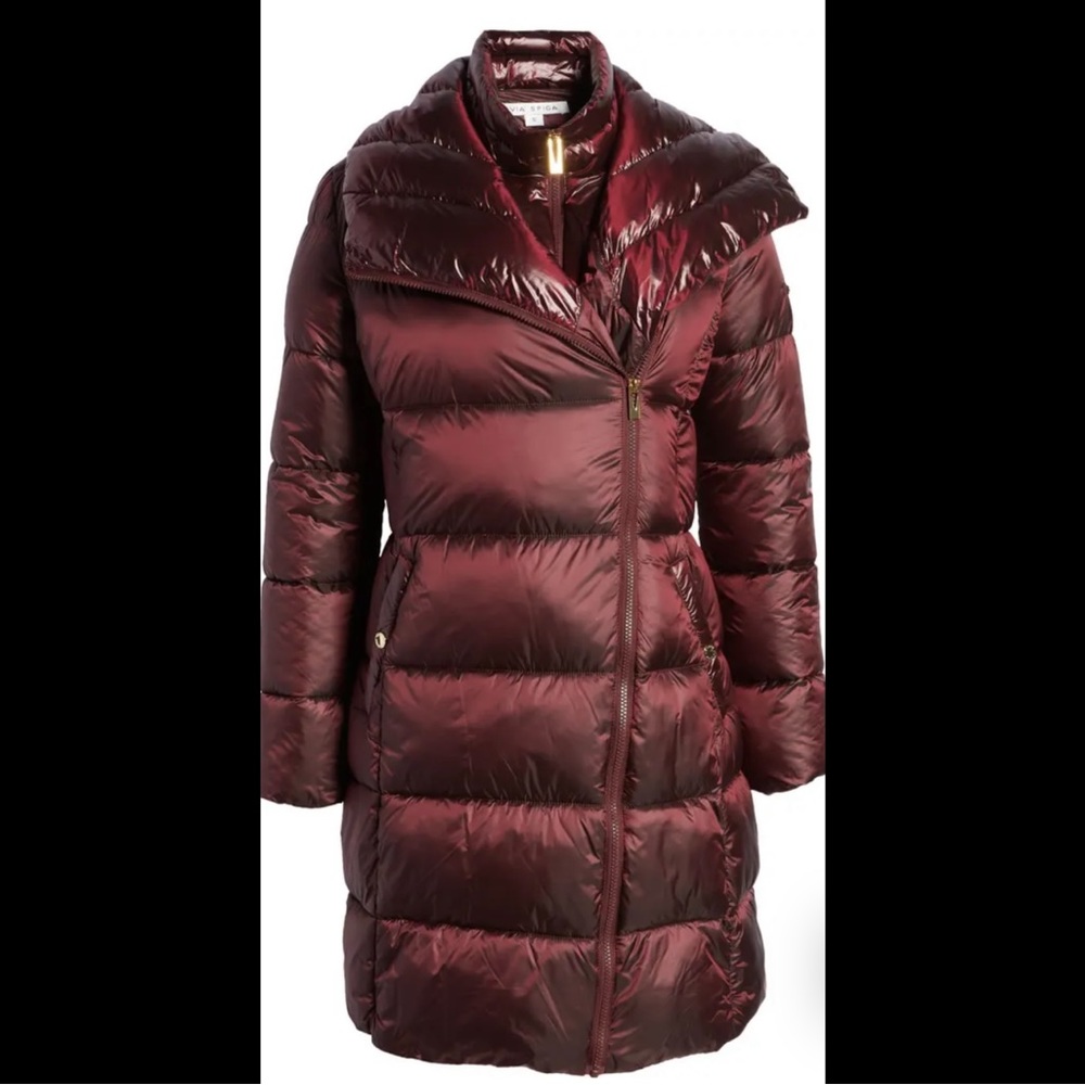 Via Spiga Maroon puffer coat. Size M